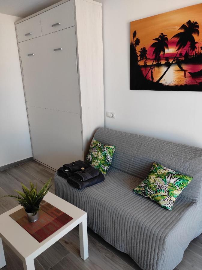 Estudio Recien Reformado En Primera Linea De Playa Lejlighed Benalmádena Eksteriør billede