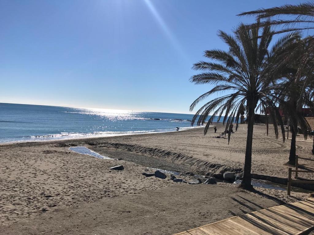 Estudio Recien Reformado En Primera Linea De Playa Lejlighed Benalmádena Eksteriør billede