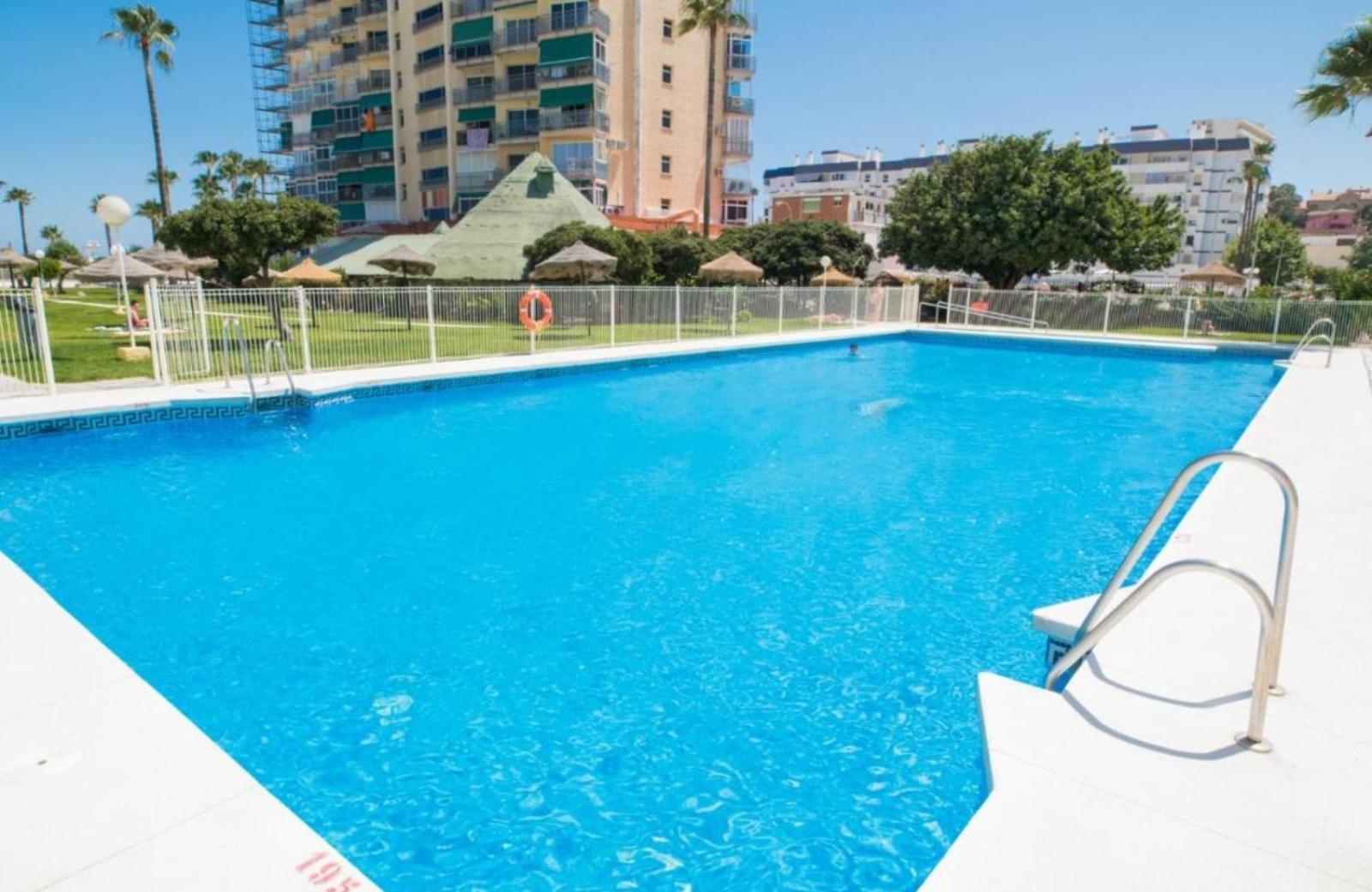 Estudio Recien Reformado En Primera Linea De Playa Lejlighed Benalmádena Eksteriør billede